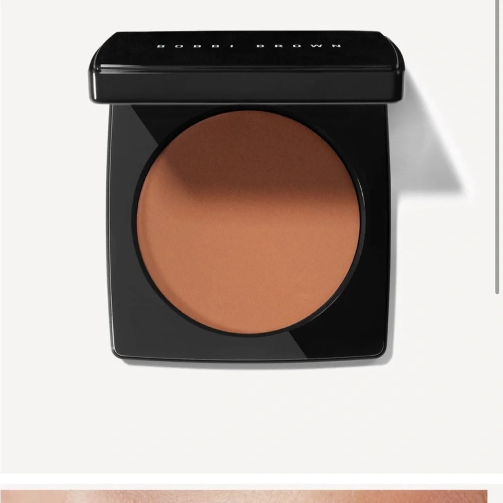 Bobbi Brown reformulated bronzing powder. BRAND NEW